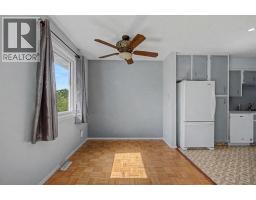 4pc Bathroom - 2444 Woodview Drive Sw, Calgary, AB T2W4X7 Photo 6