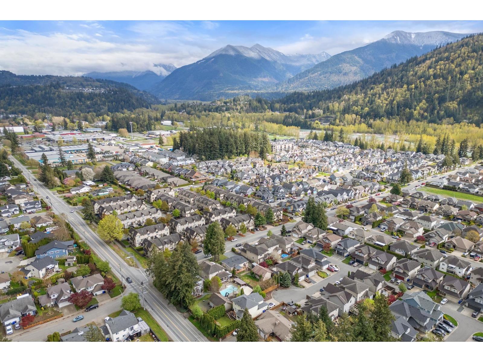 5565 PEACH Road, Chilliwack, British Columbia, V2R5L9, Chilliwack, British Columbia — photo 2 of 5