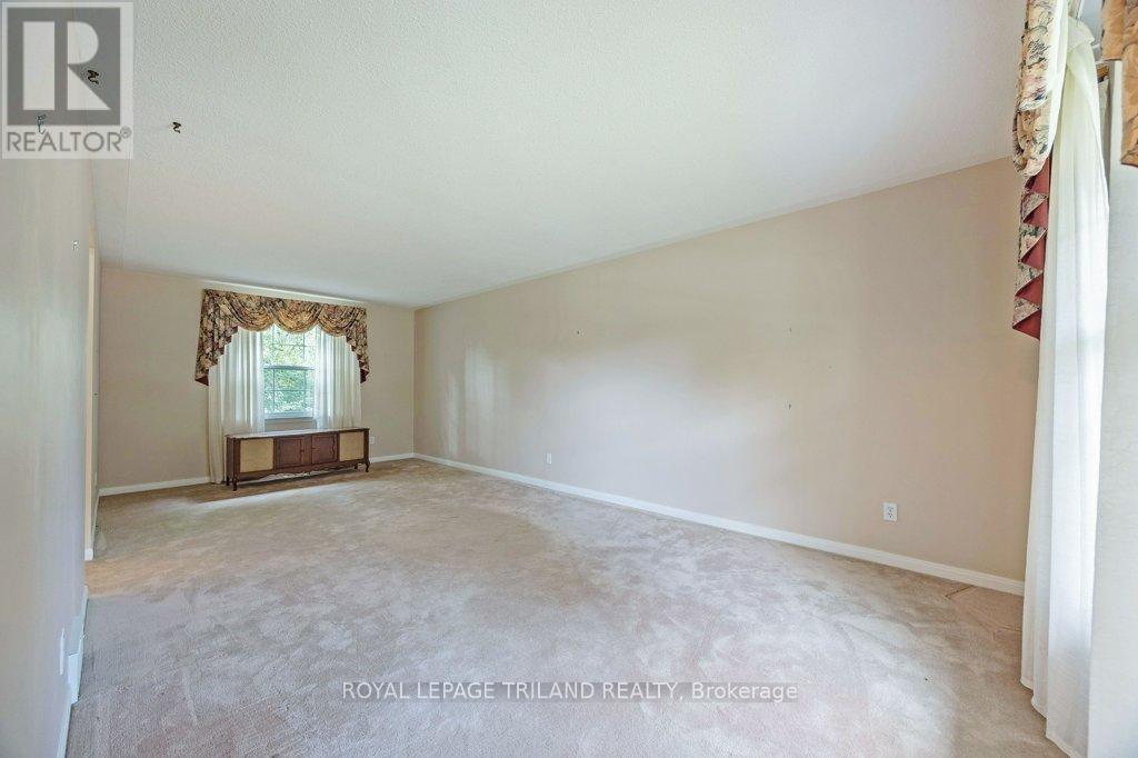 44 SPENCER CRESCENT - 7