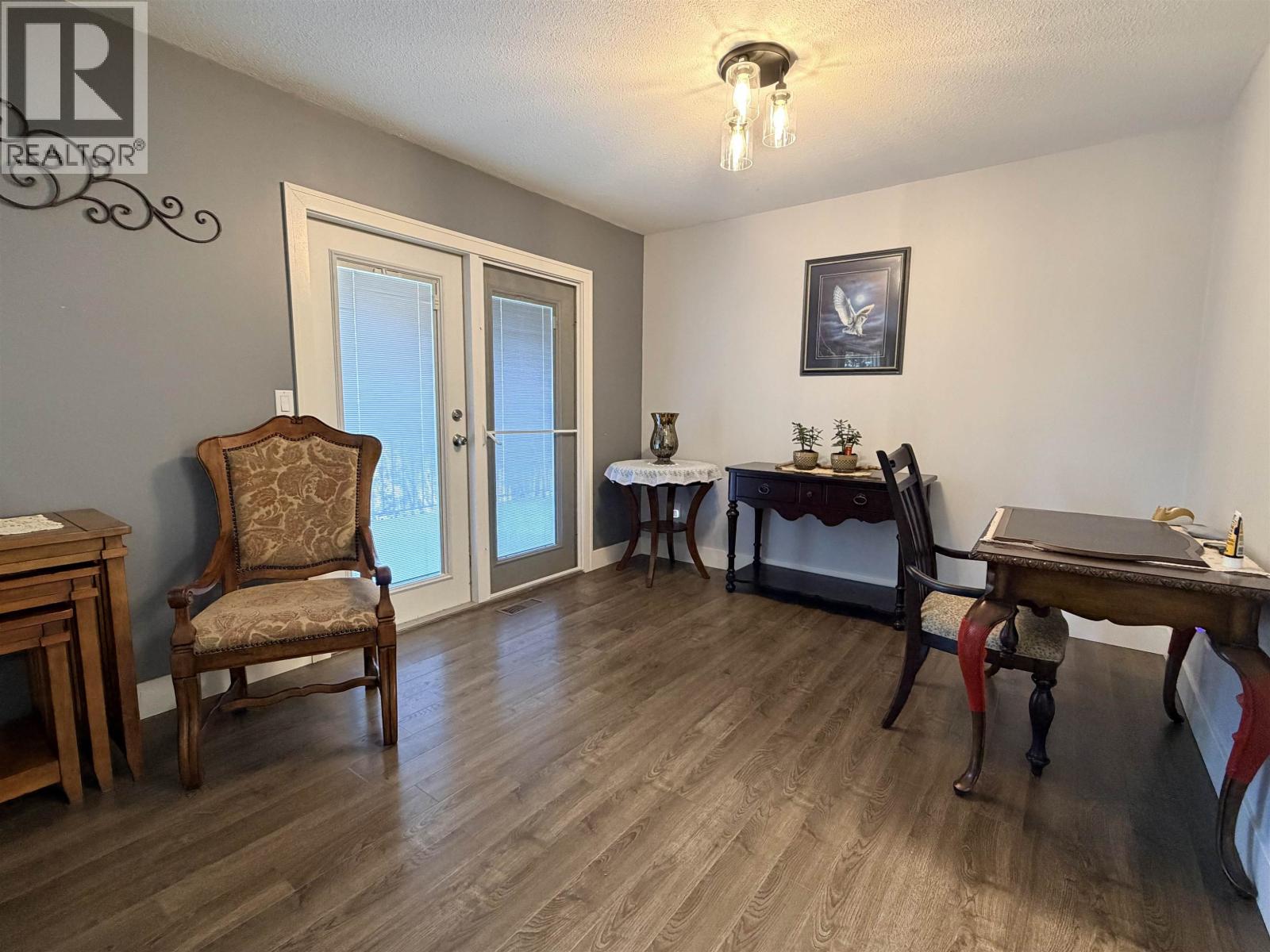 754 ROBERTS DRIVE - 7