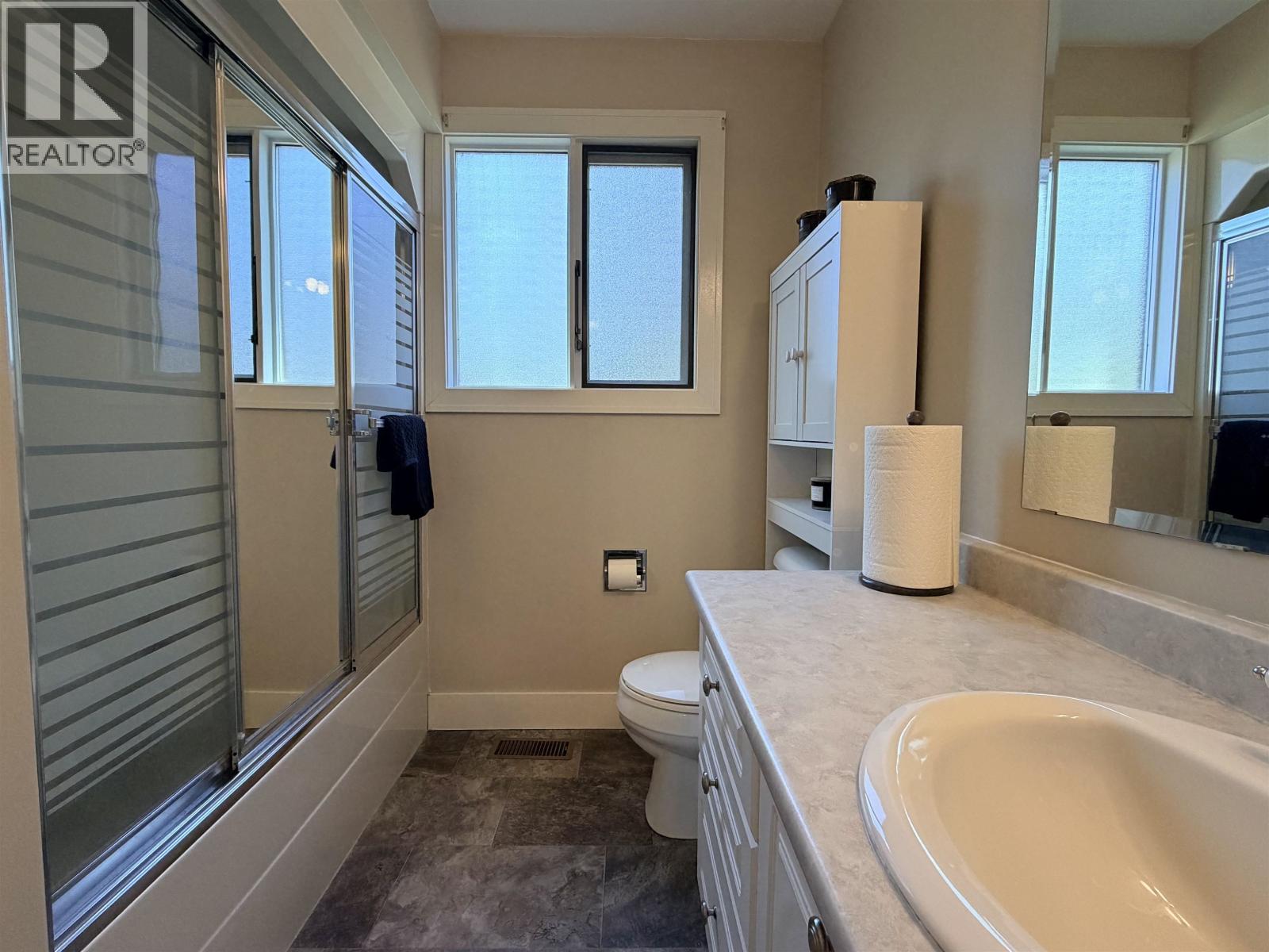 754 ROBERTS DRIVE - Image 19