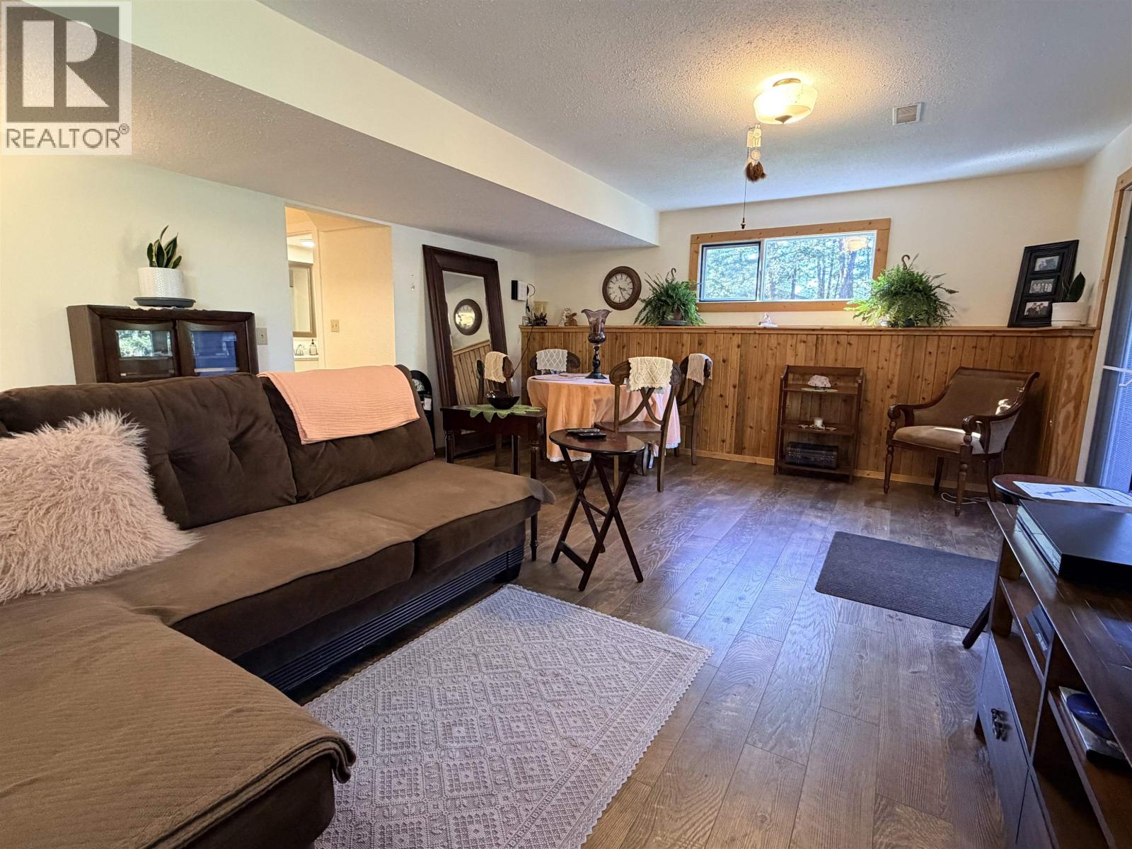 754 ROBERTS DRIVE - Image 23