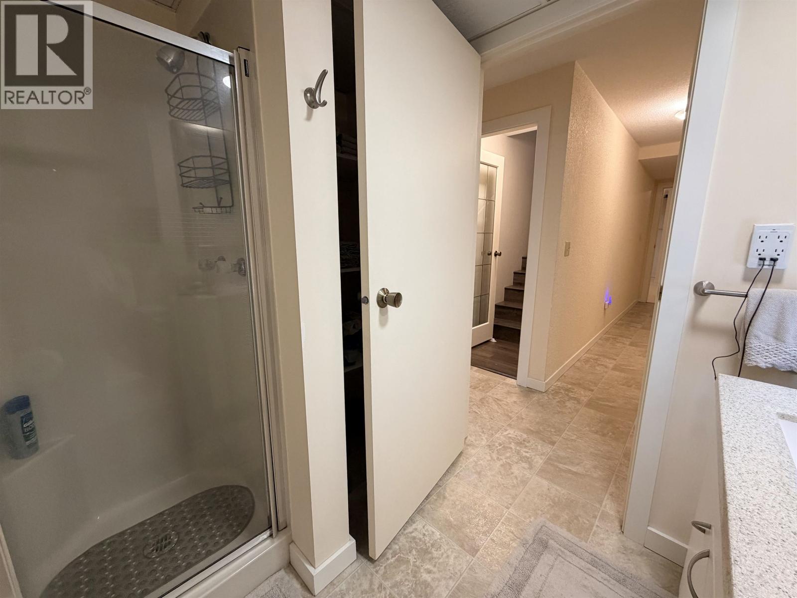 754 ROBERTS DRIVE - 25