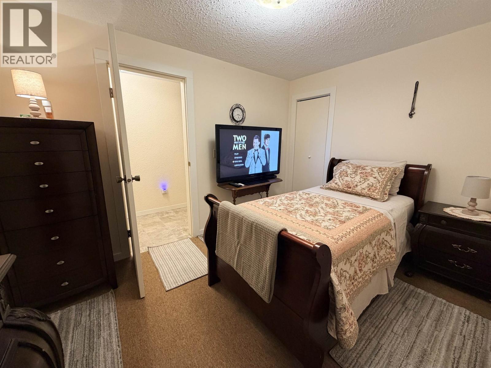 754 ROBERTS DRIVE - Image 27