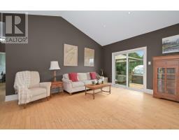Foyer - 2030 Kingsley Street, Clarence Rockland, ON K0A1E0 Photo 8