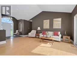 Kitchen - 2030 Kingsley Street, Clarence Rockland, ON K0A1E0 Photo 9