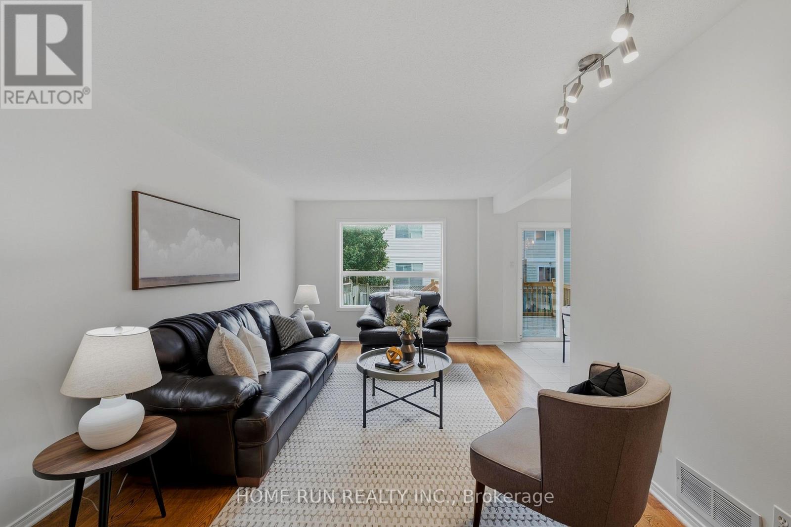 12 ANGUS DRIVE - 26