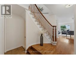 12 Angus Drive, Ottawa, ON K2L4E6 Photo 8