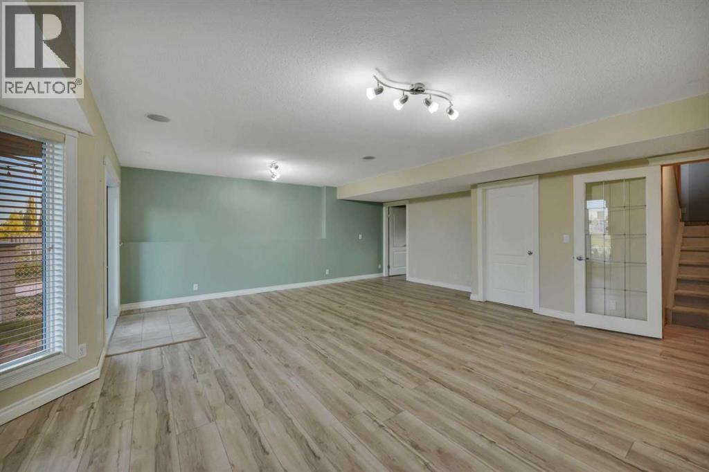 Listing photo – 50 Langford Crescent, Red Deer