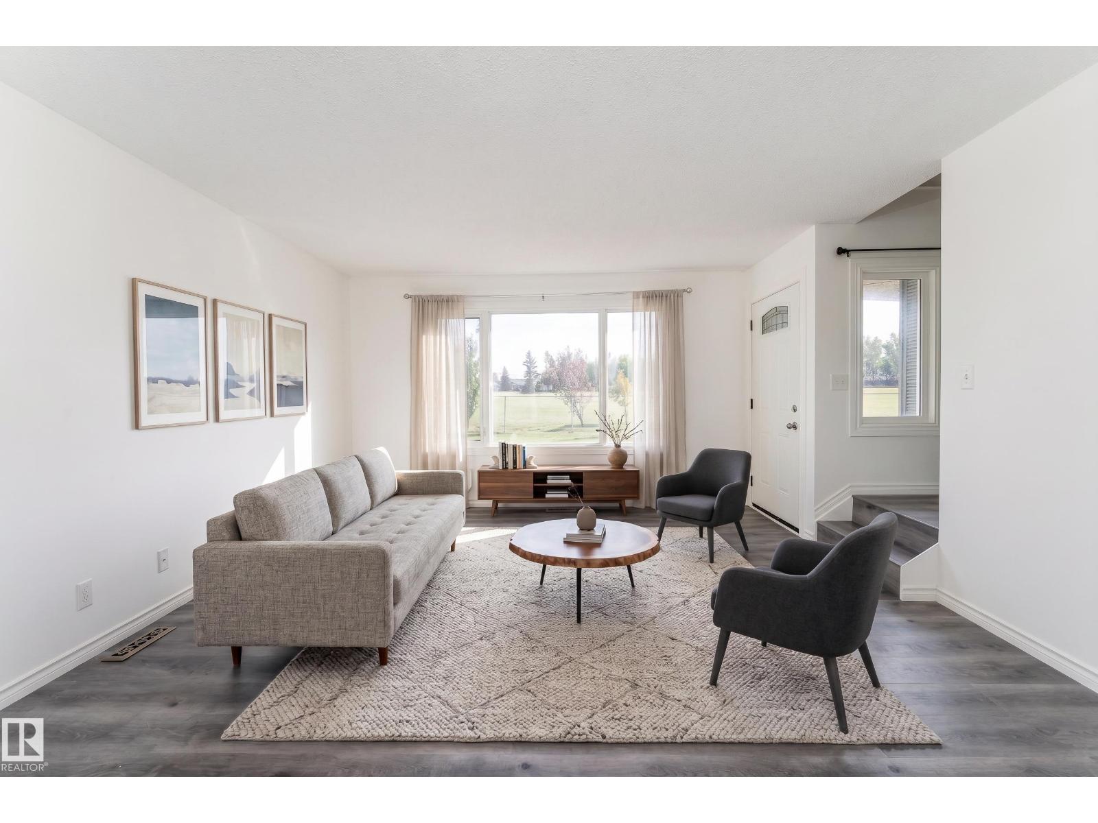 11363 22 AV NW, Edmonton, Alberta, T6J4V8