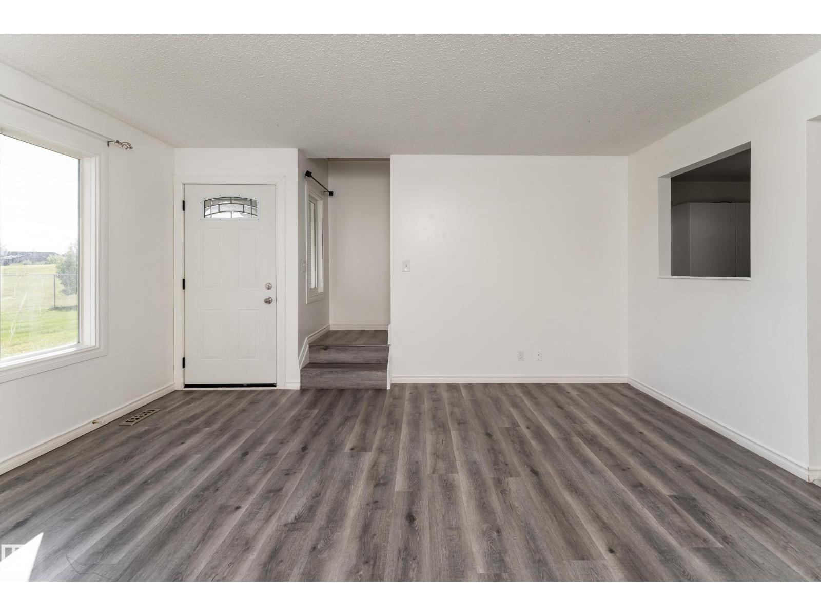 11363 22 AV NW - 4
