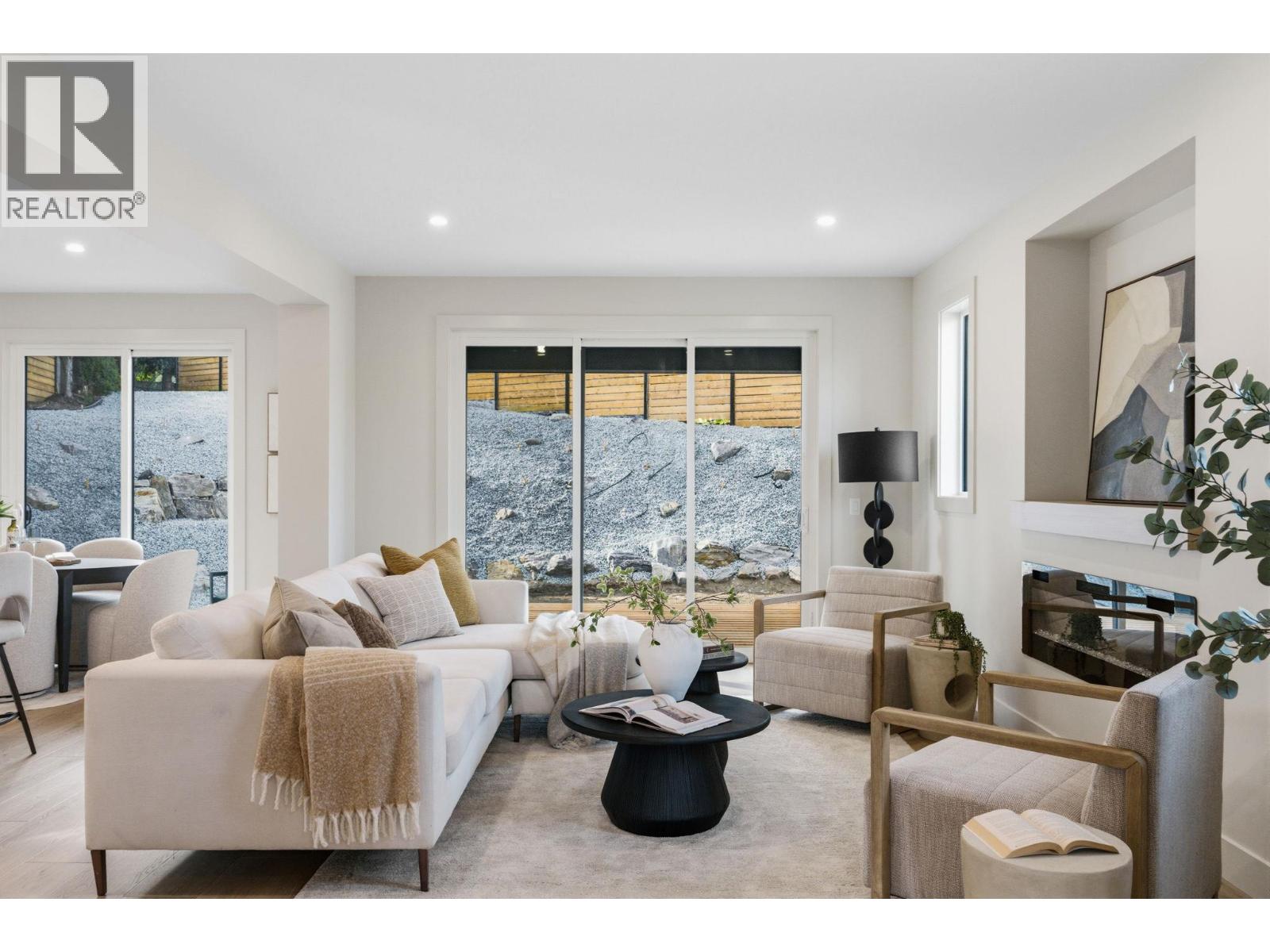 485 Sheila Crescent - 2
