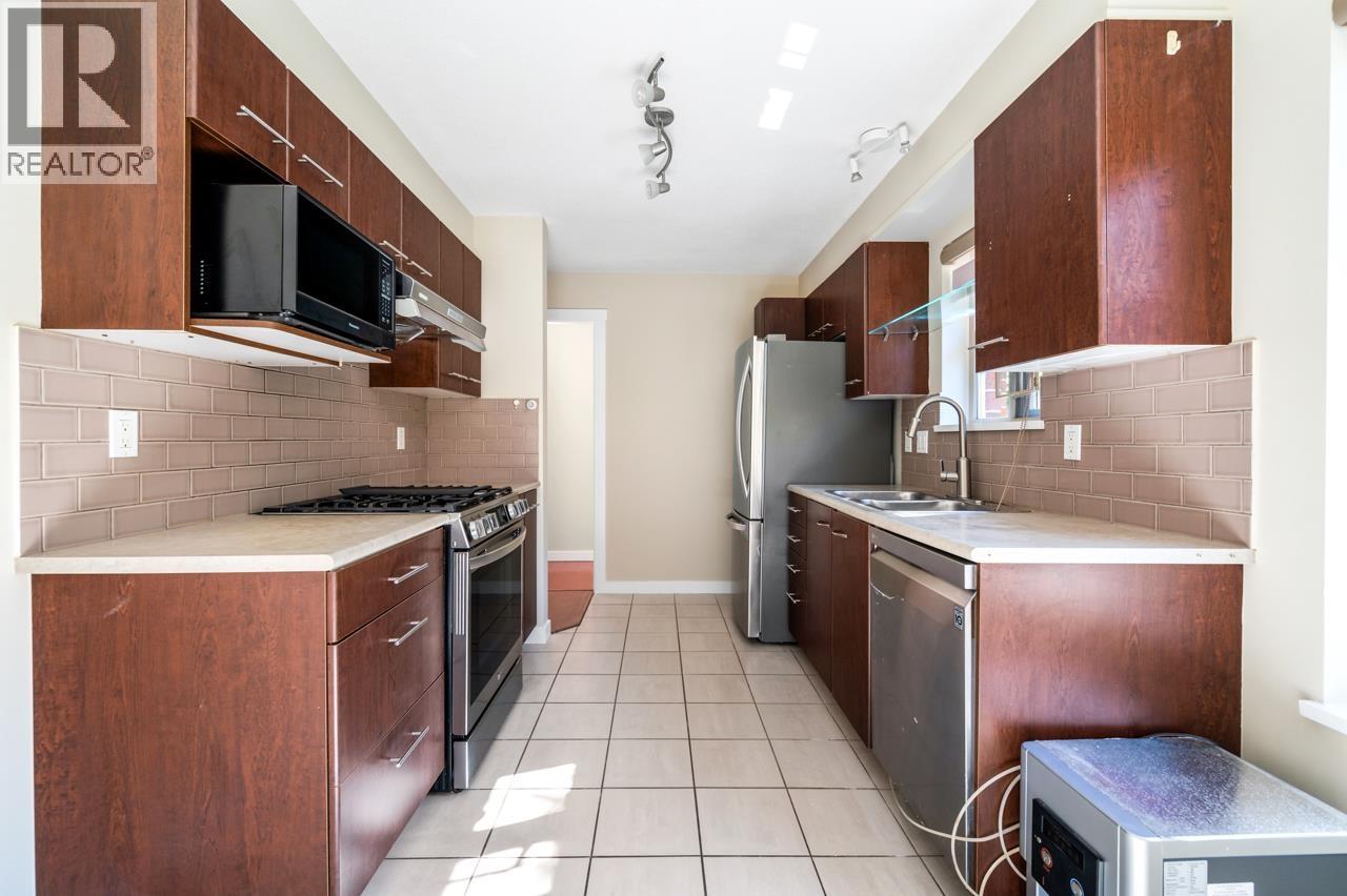 2112 5113 GARDEN CITY ROAD, Richmond
