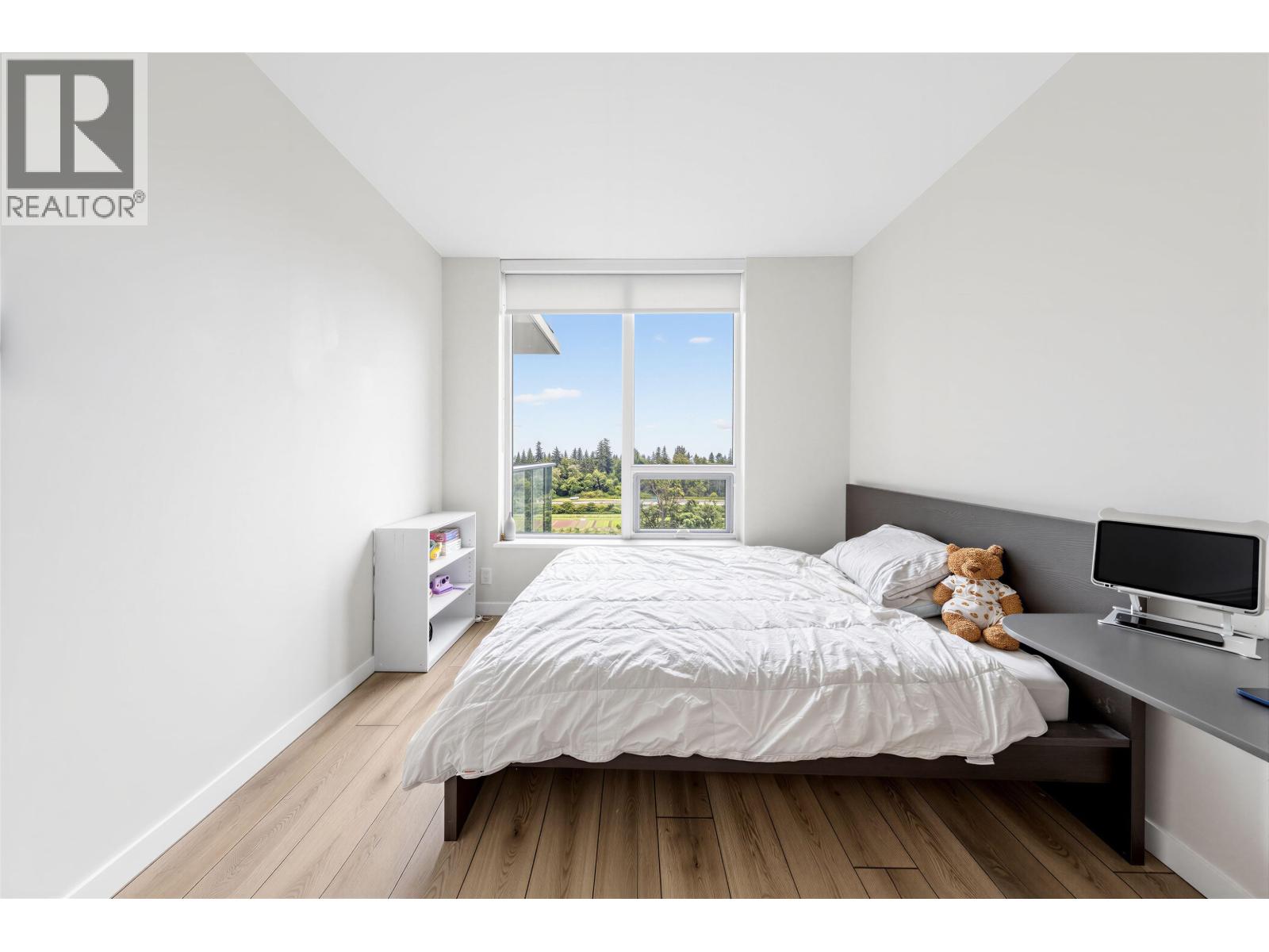 909 3533 ROSS DRIVE, Vancouver