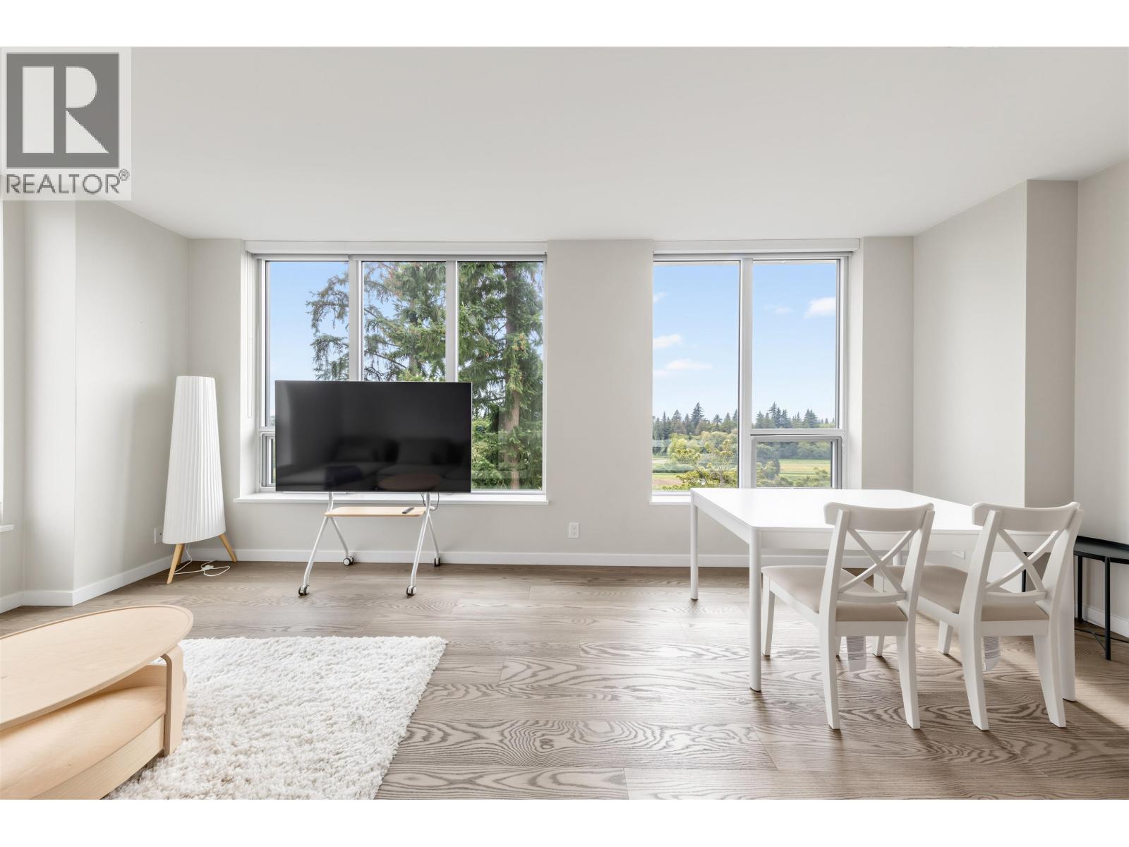 909 3533 ROSS DRIVE, Vancouver