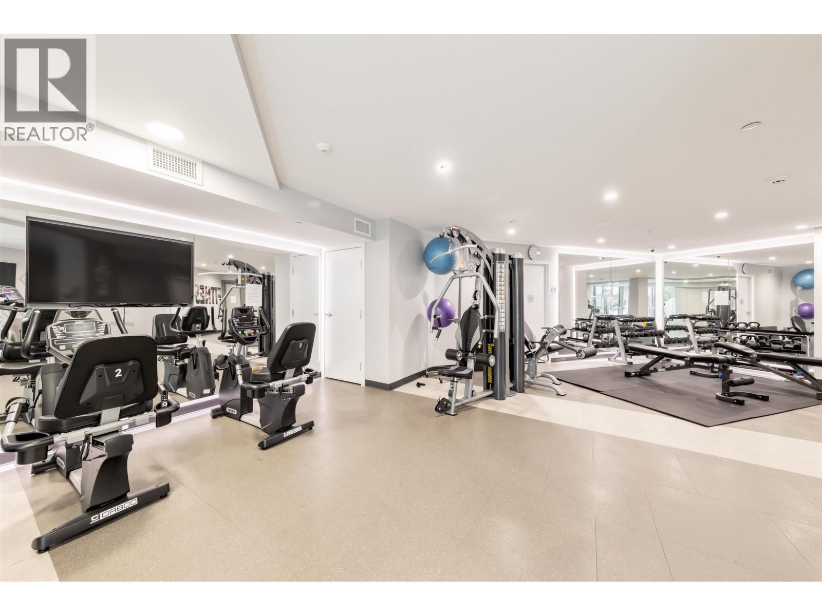 909 3533 ROSS DRIVE, Vancouver