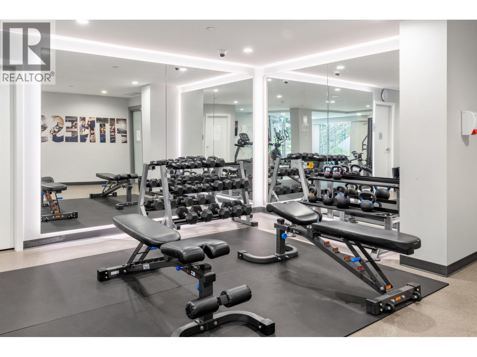 909 3533 ROSS DRIVE, Vancouver