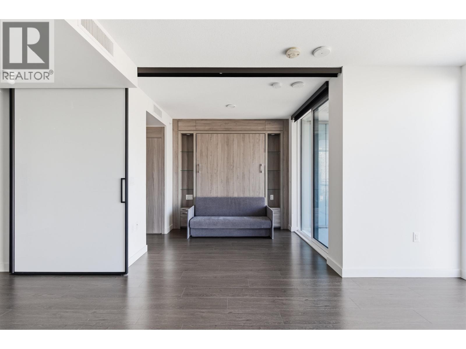 1587 87 NELSON STREET, Vancouver
