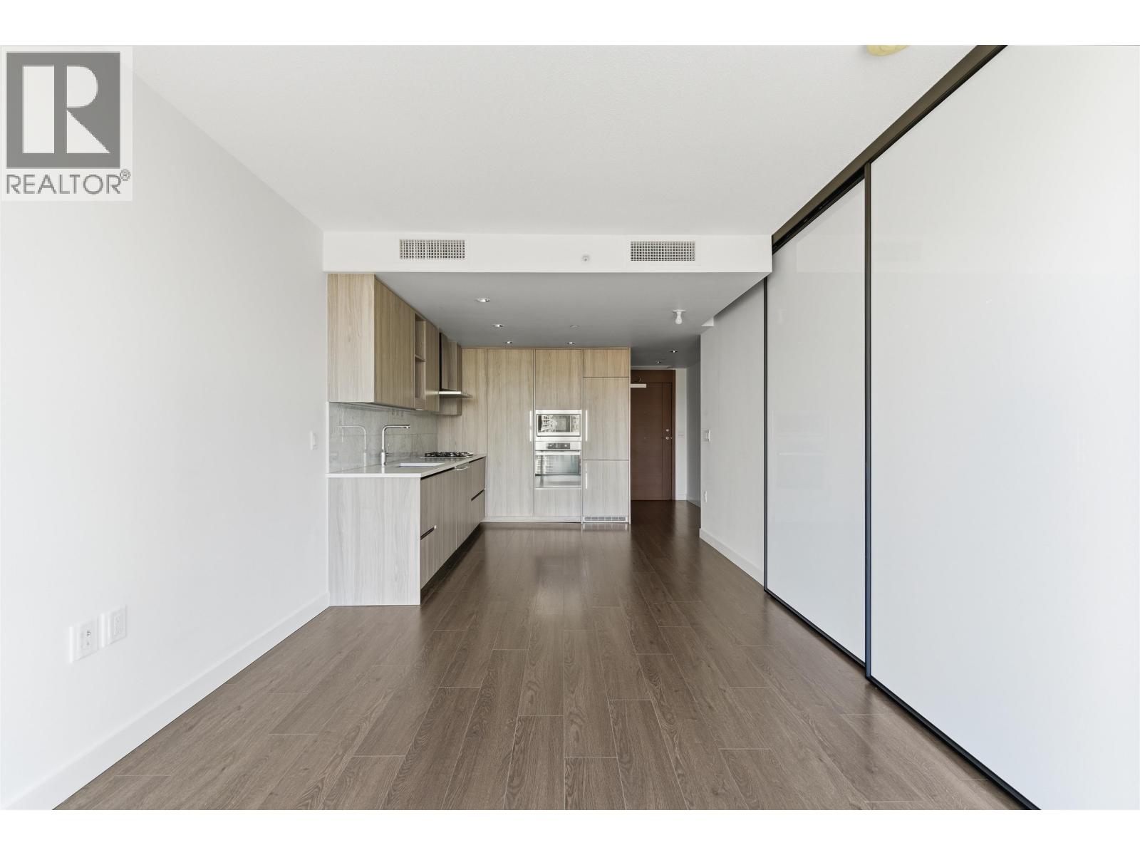 1587 87 NELSON STREET, Vancouver