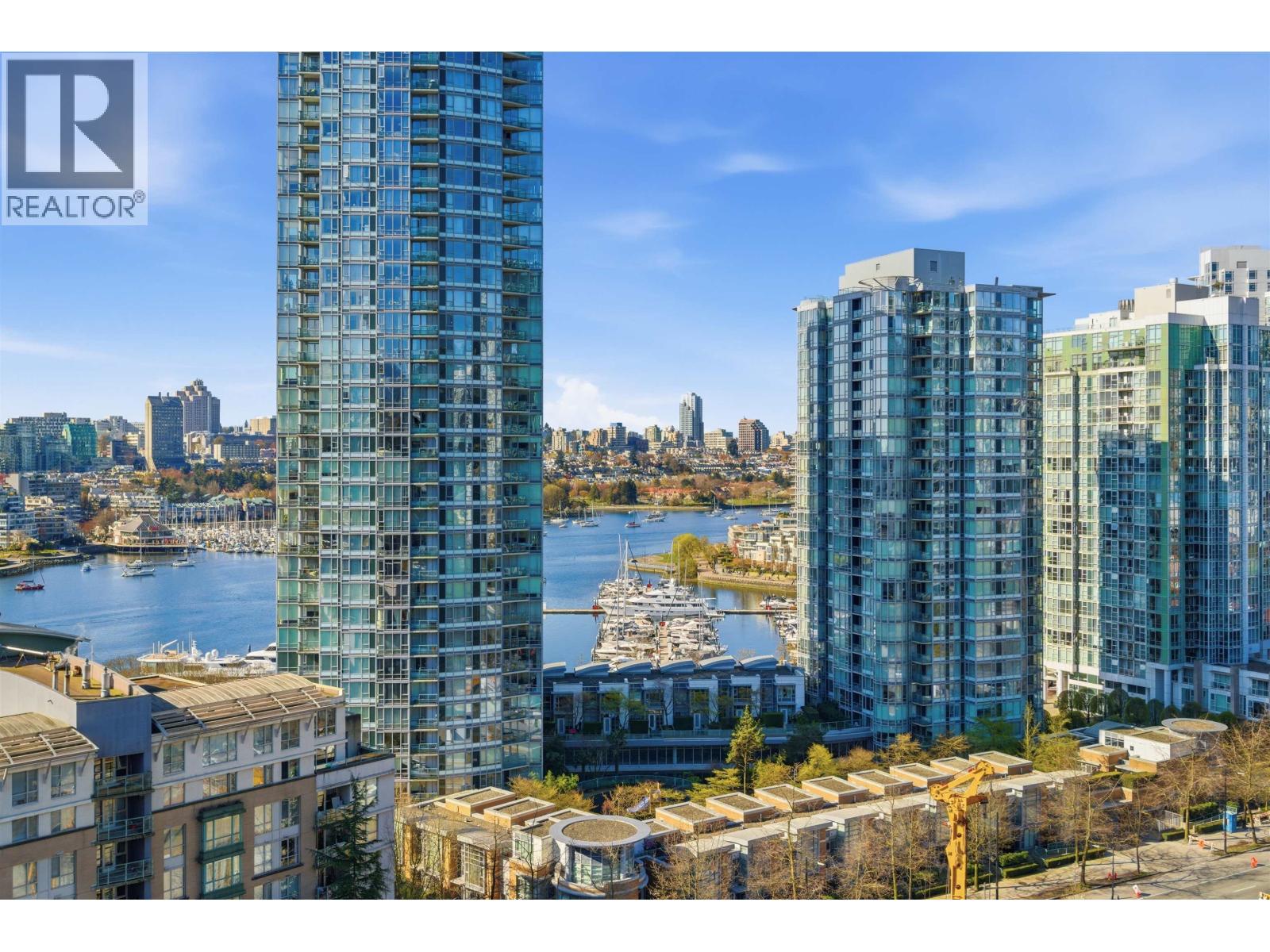 1587 87 NELSON STREET, Vancouver