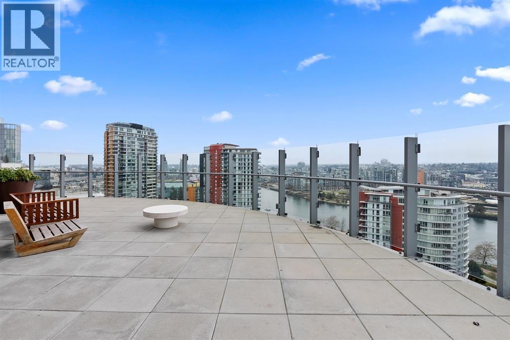 1587 87 NELSON STREET, Vancouver