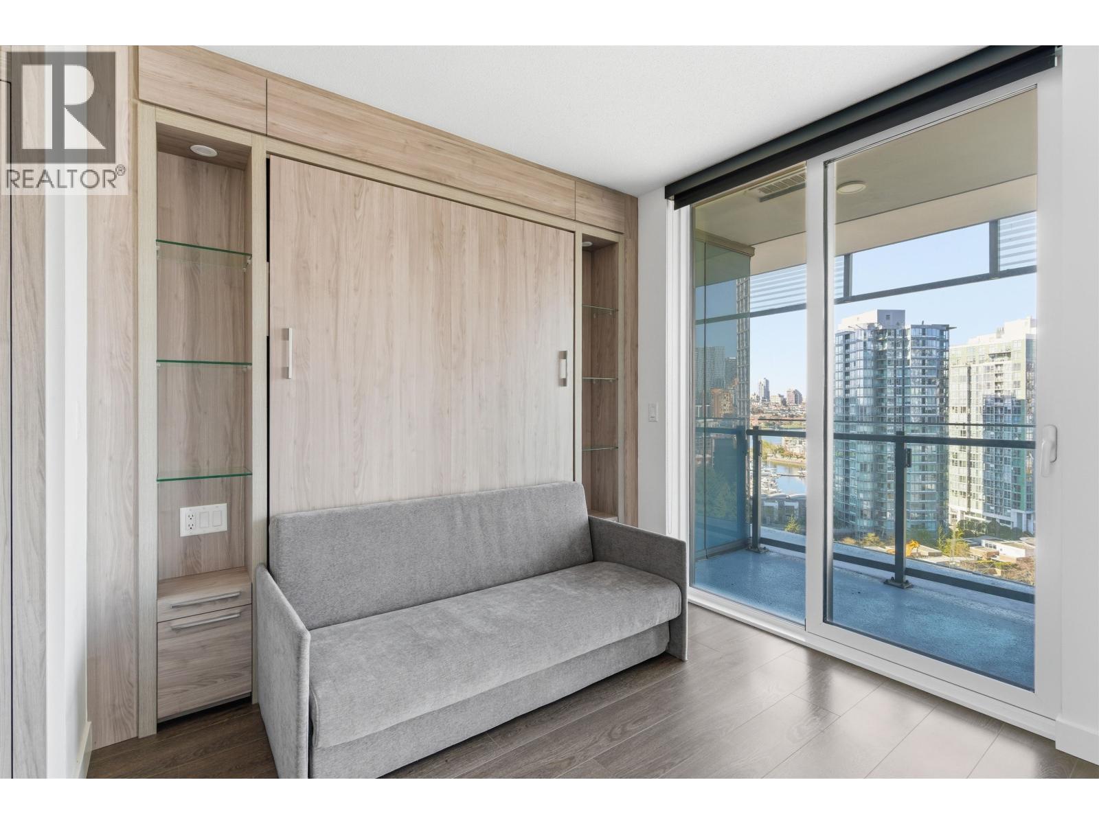 1587 87 NELSON STREET, Vancouver