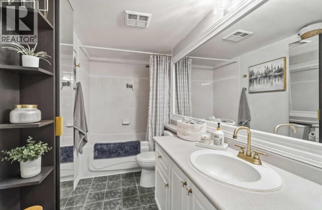 208 1650 GRANT AVENUE, Port Coquitlam