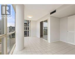 1015 - 30 Harding Boulevard W, Richmond Hill, ON L4C9M3 Photo 16