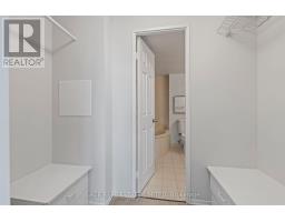 1015 - 30 Harding Boulevard W, Richmond Hill, ON L4C9M3 Photo 23