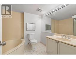 1015 - 30 Harding Boulevard W, Richmond Hill, ON L4C9M3 Photo 24