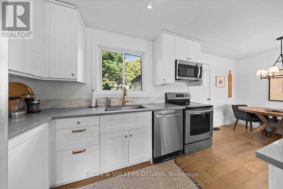 1393 SUTHERLAND DRIVE - Image 11