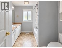 63 Orchid Crescent, Kitchener, ON N2E3N3 Photo 18