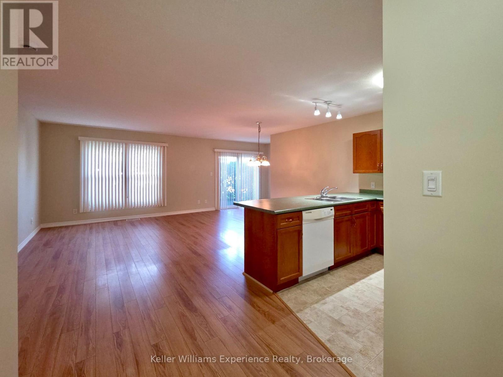 #109 24 ONTARIO STREET - Image 22