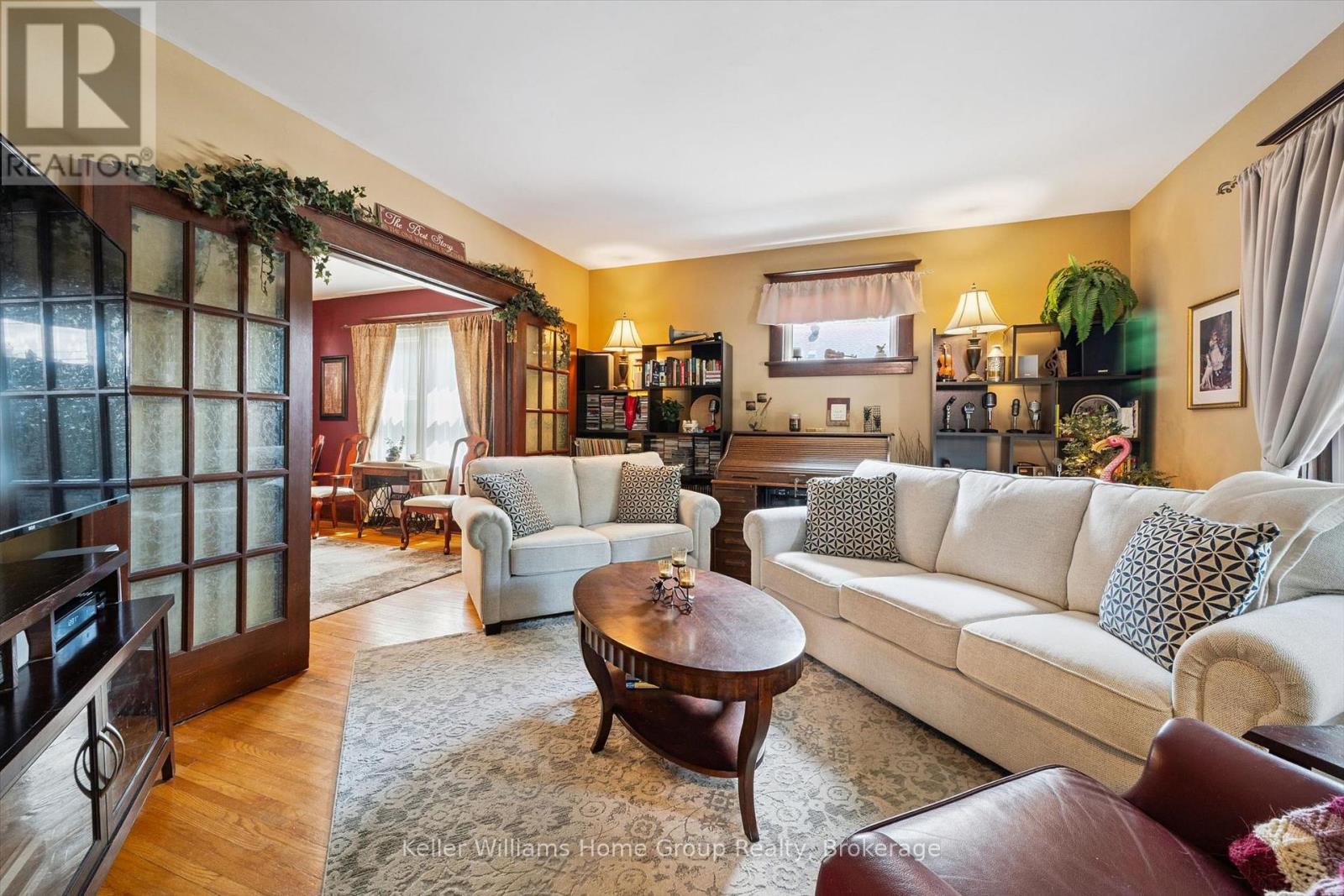 330 ANGUS STREET - Image 10