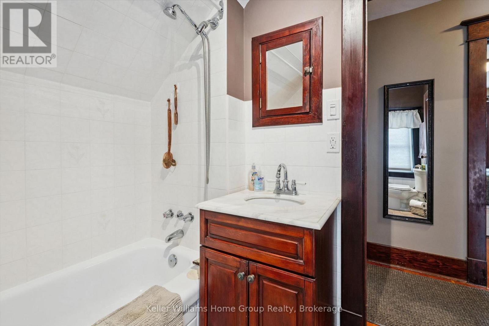 330 ANGUS STREET - Image 23