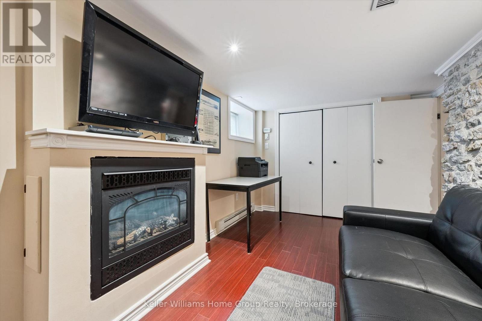 330 ANGUS STREET - Image 27