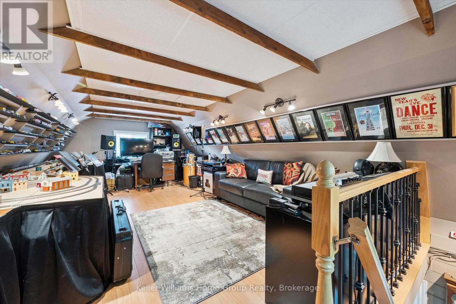 330 ANGUS STREET - Image 32