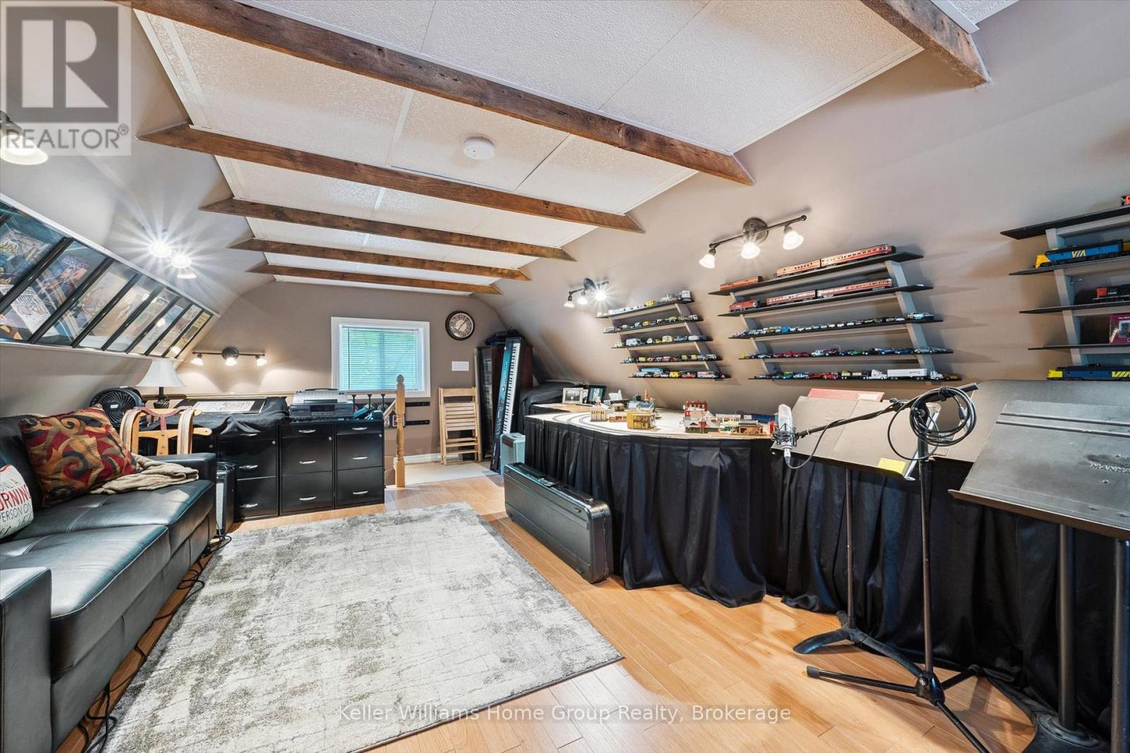 330 ANGUS STREET - Image 33