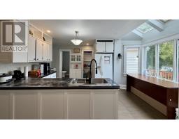 Bath (# pieces 1-6) - 364 Beaver Street, Summerside, PE C1N2A4 Photo 11