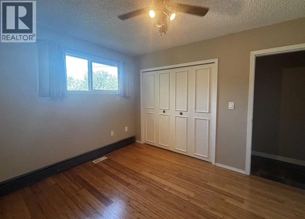 4923 52 Avenue - Image 27
