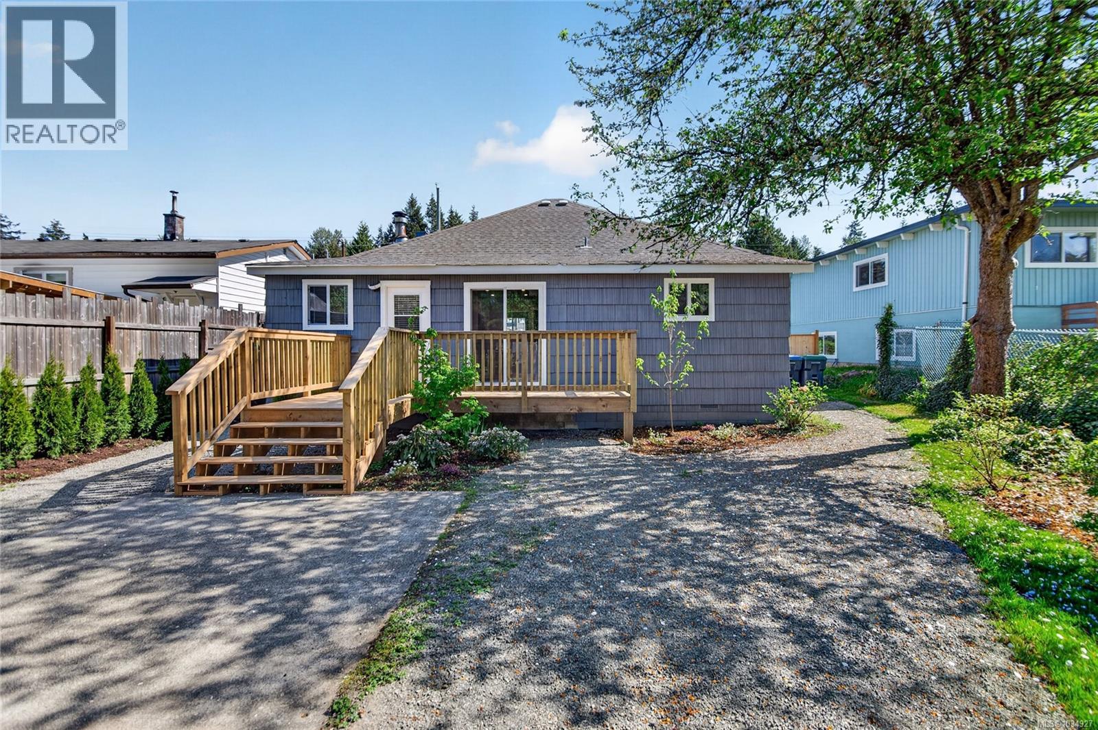 1965 Piercy Ave - Image 24