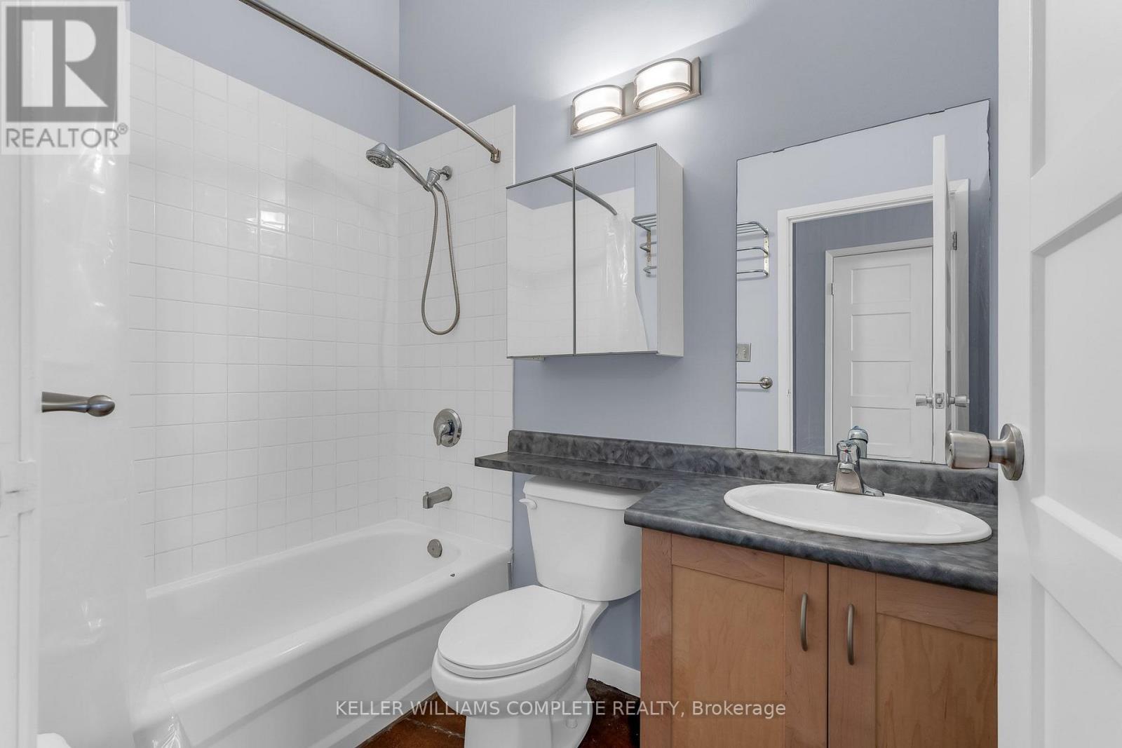 #405 11 REBECCA STREET - 11