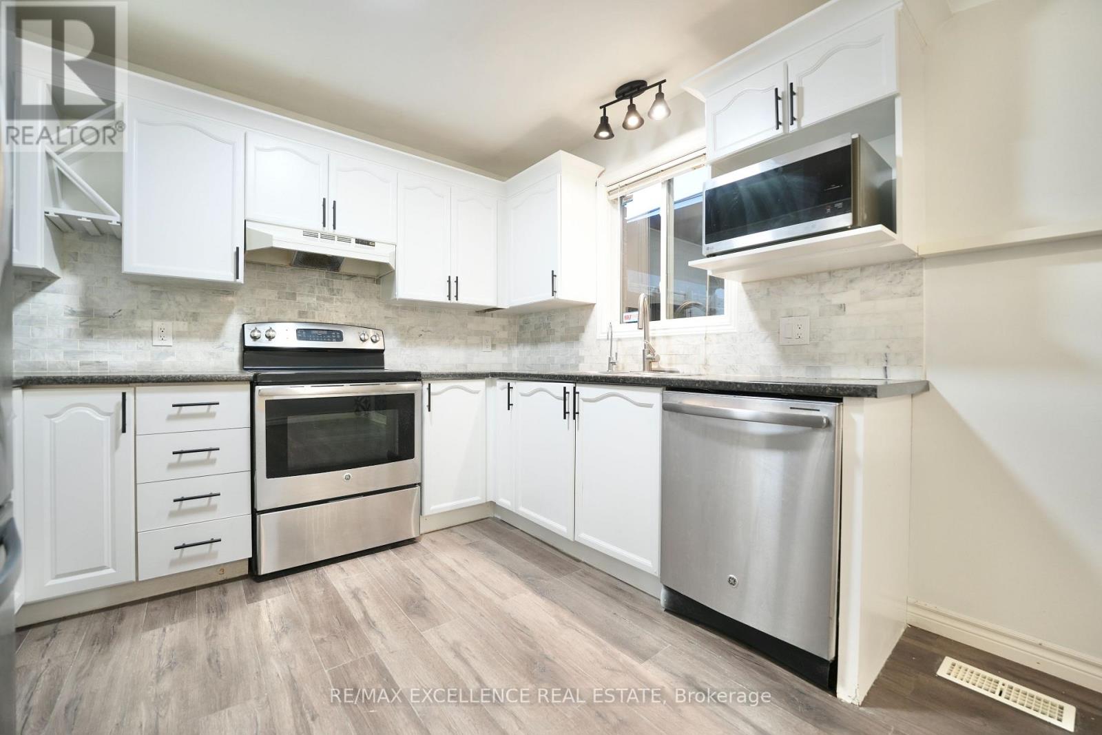 41 ROMAN CRESCENT - 10