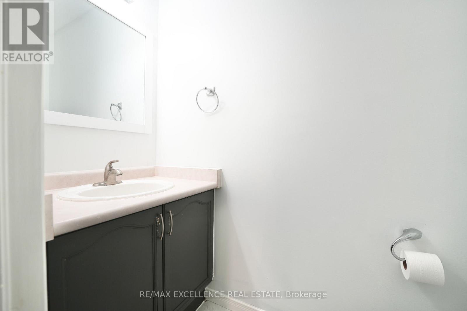 41 ROMAN CRESCENT - 12