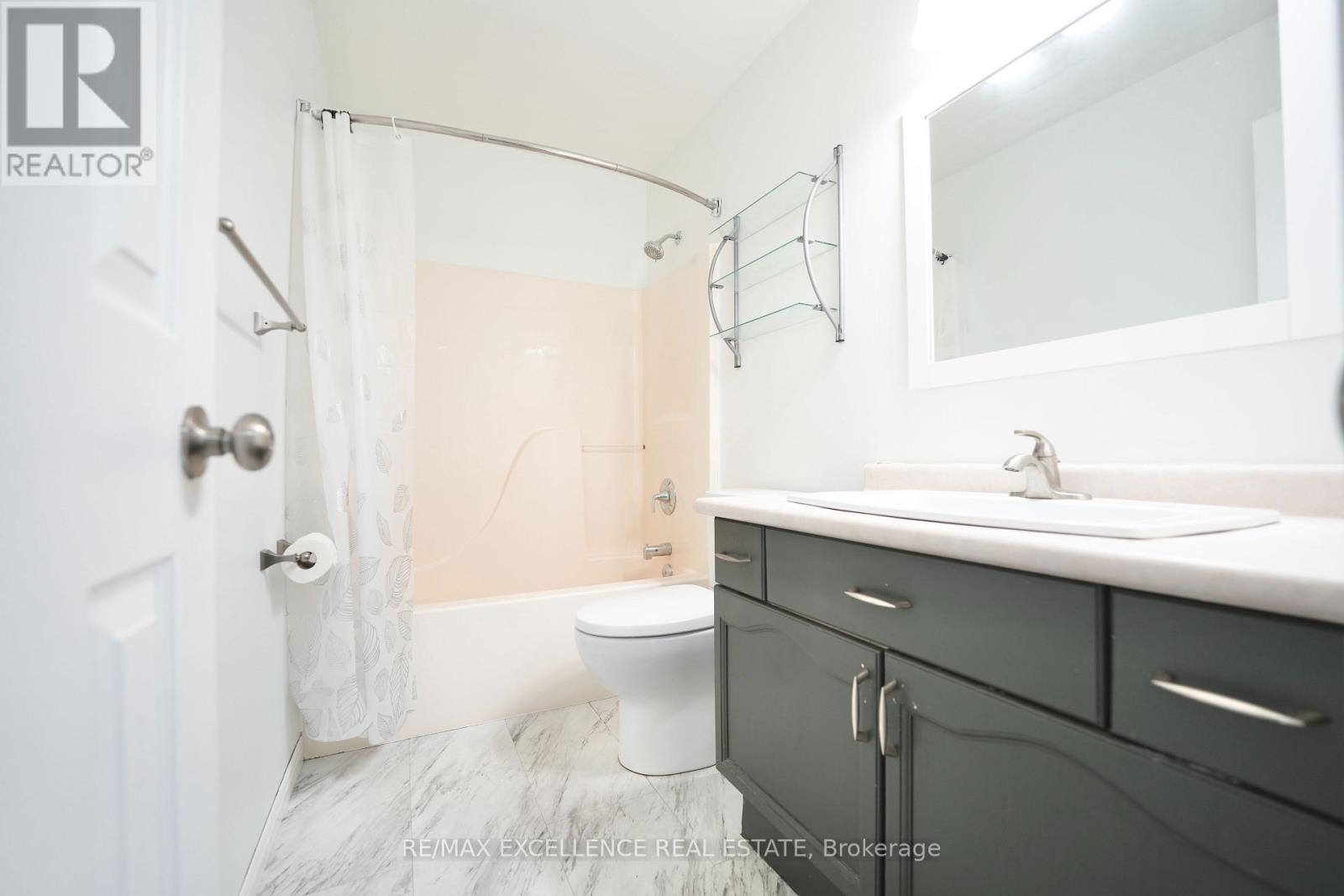 41 ROMAN CRESCENT - 16