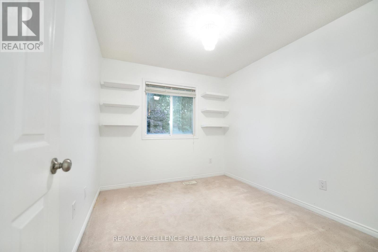 41 ROMAN CRESCENT - 19