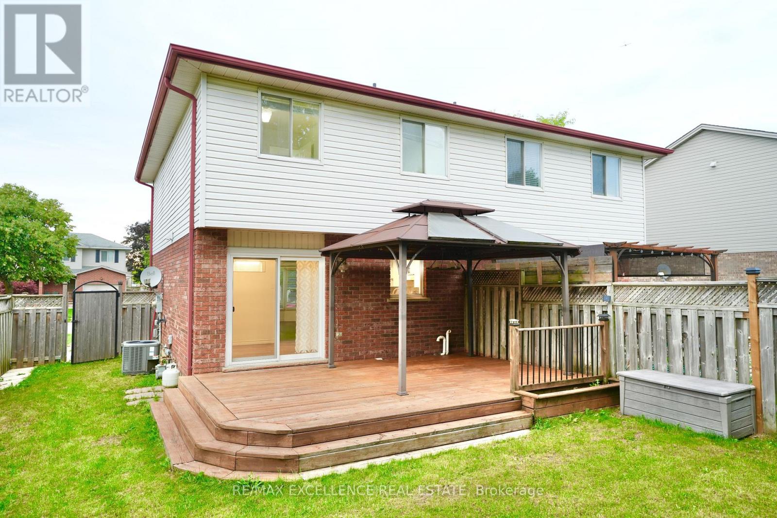 41 ROMAN CRESCENT - 24