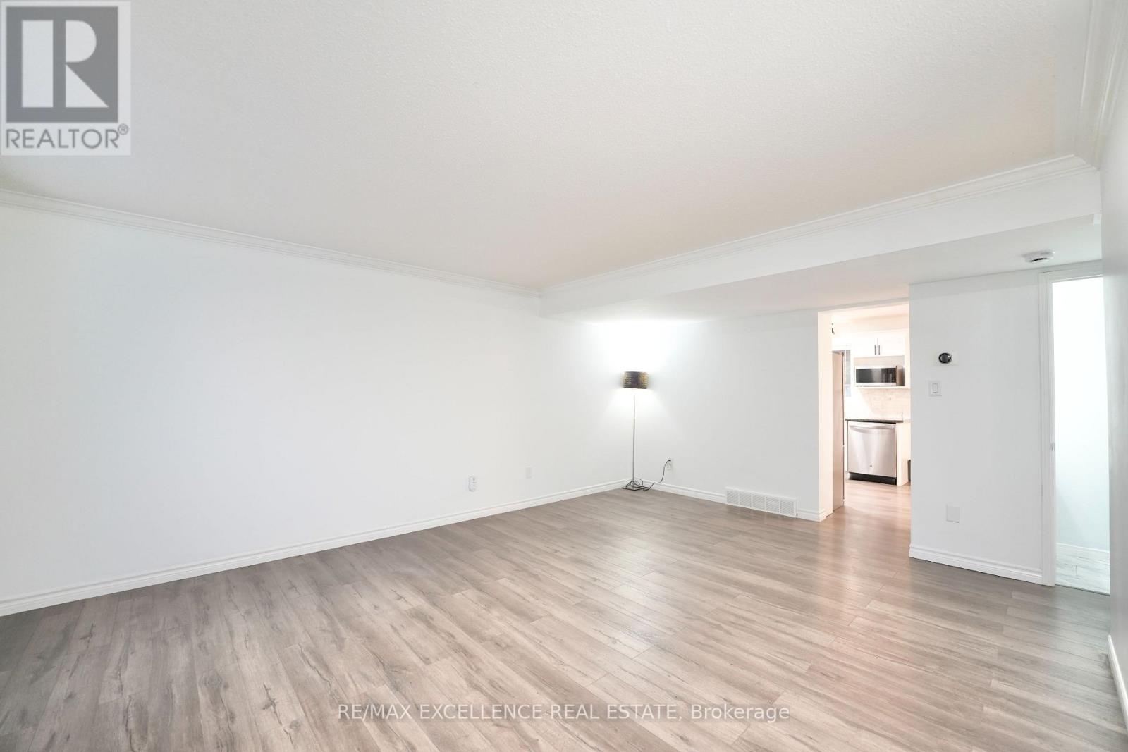 41 ROMAN CRESCENT - 7