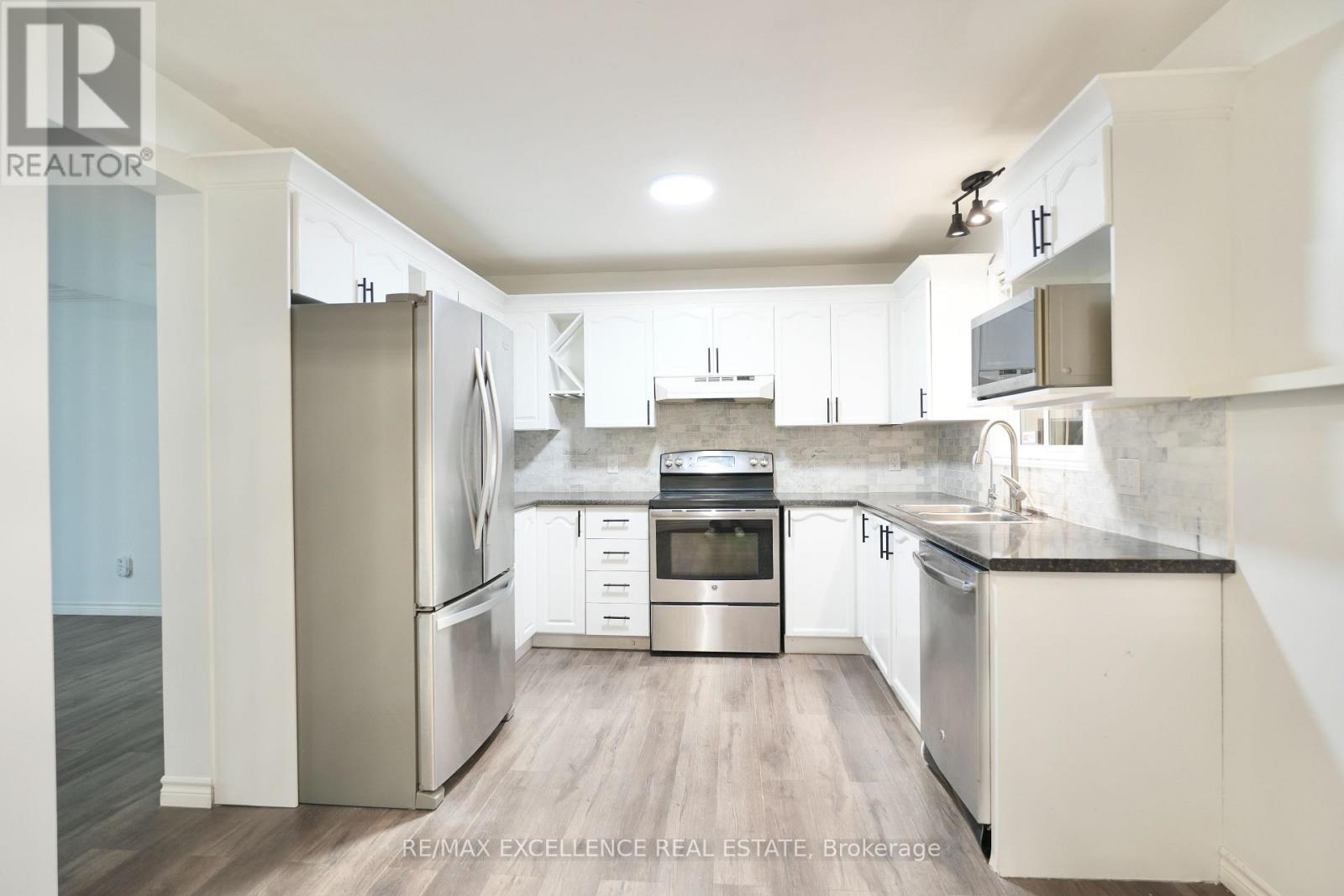41 ROMAN CRESCENT - 8
