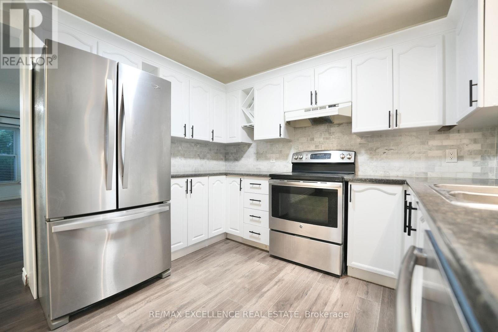 41 ROMAN CRESCENT - 9